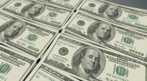 Dolar konsekwentnie ciągnie w górę, rentowności przebiły kluczowy poziom oporu