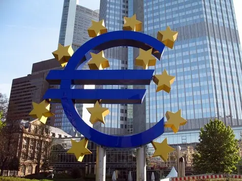 EBC nie ma wpływu na kurs euro?