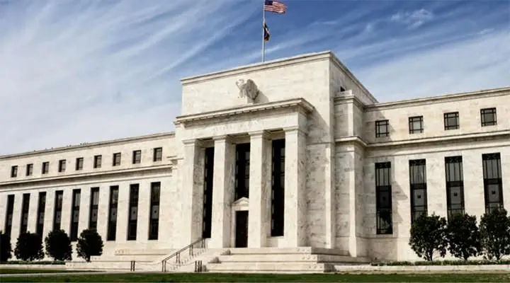 Fed niespodziewanie tnie stopy procentowe w obawie przed koronawirusem. Kurs dolara reaguje | FXMAG
