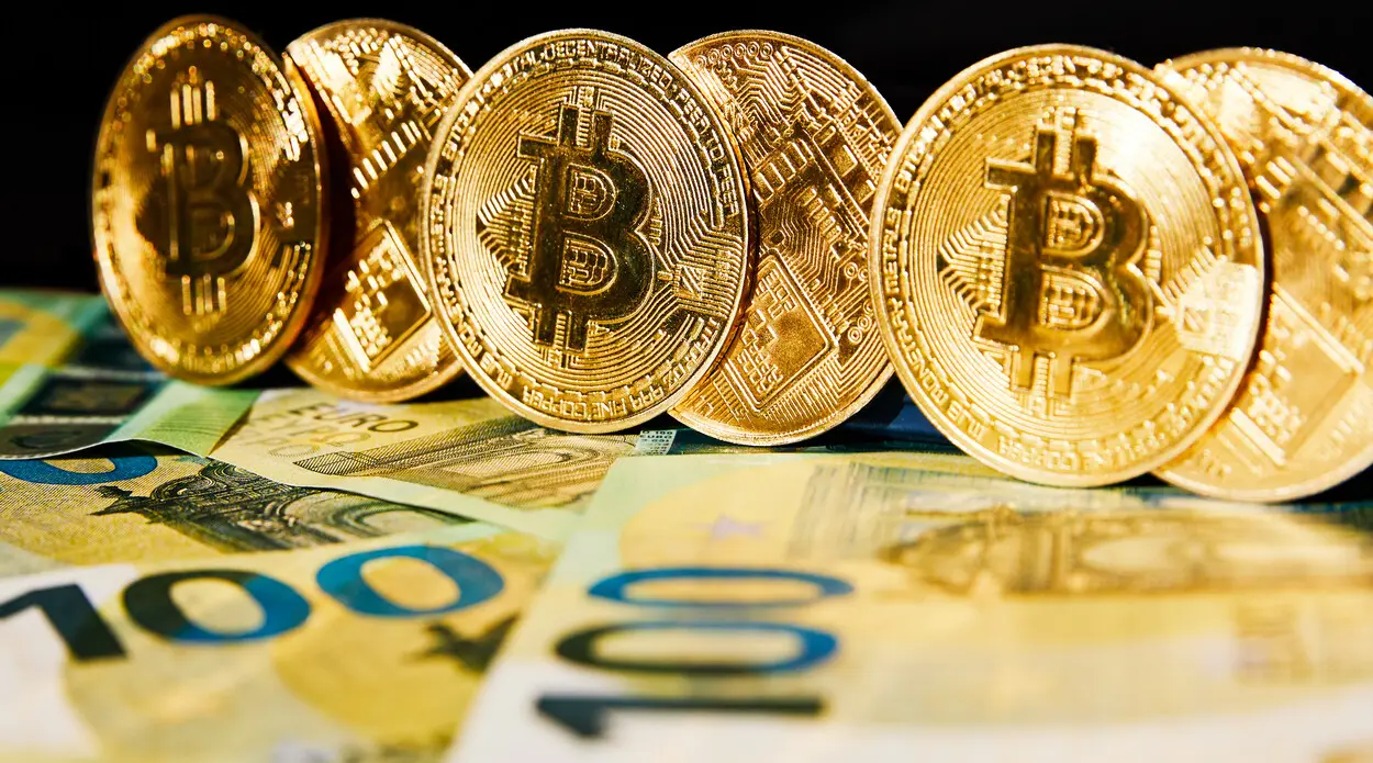 Rząd spuścił z tonu i szuka kompromisu z prezydentem? Chodzi o kryptowaluty