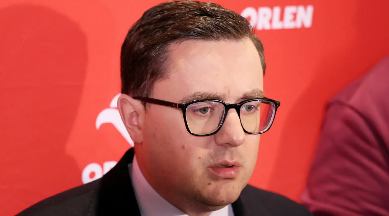 Paliwo znów z rządową osłoną? Minister Energii Miłosz Motyka nie mówi „nie”