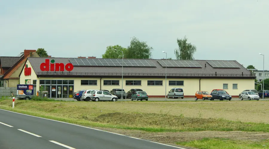 Pracownicy Dino wyszli na ulicę. Domagają się wyższych pensji i lepszego traktowania