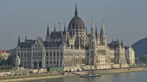 Na Węgrzech wyprzedano państwowy majątek. „Nieruchomości sprzedawano razem z użytkownikiem”