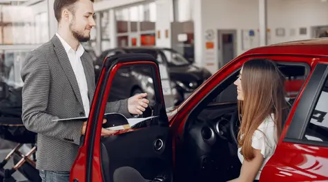 Raty leasingu odporne na spadek stóp procentowych? Wyliczenia ekspertów nie pozostawiają wątpliwości
