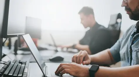 Kolejny niepokojący sygnał z rynku pracy. Gigant finansowy kontynuuje grupowe zwolnienia