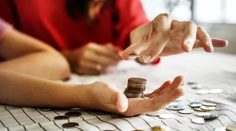 To przekroczenie granic absurdu? Fiskus sięga po pieniądze od osób, które same potrzebują pomocy