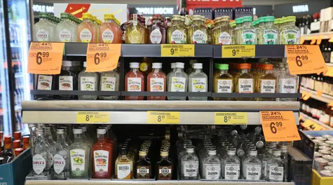 “Małpki” będą objęte wyższą opłatą. To faktycznie walka z alkoholizmem Polaków, czy jedynie próba łatania dziury budżetowej?