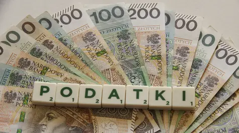 Szykują 15 proc. ryczałtu i uderzają w auta poleasingowe. Ministerstwo Finansów planuje zmiany dla podatników
