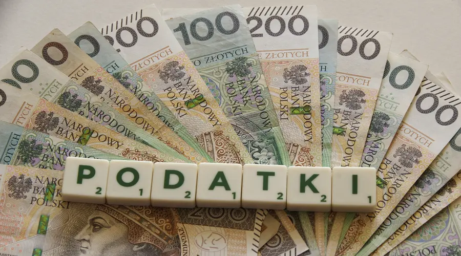 Szykują 15 proc. ryczałtu i uderzają w auta poleasingowe. Ministerstwo Finansów planuje zmiany dla podatników