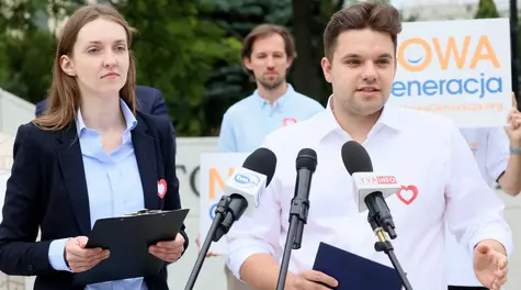 Młody lekarz z KO w rok zarobił 1,6 mln zł! Sprawa pod lupą kilku zespołów kontrolnych