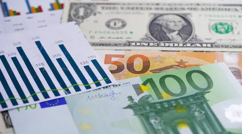 Kurs eurodolara (EUR/USD) gdzieś pomiędzy wypowiedziami Ch. Lagarde i J. Powella