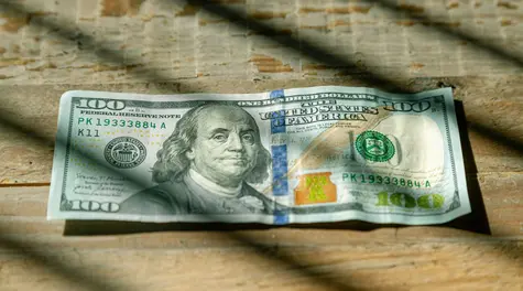Złoto w okolicach 5200 USD, srebro wróciło powyżej 90 USD! Dolar na przecenie