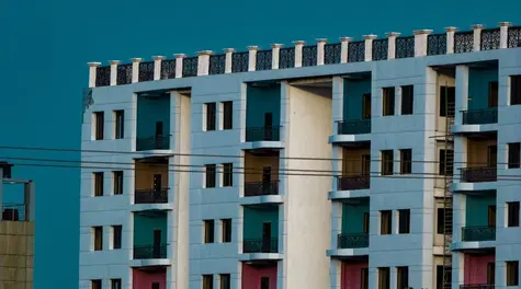 Warszawa i Kraków wciąż drogie! Reszta Polski może kupić własne „M” znacznie łatwiej