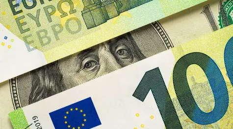 Złoty umocnił się o 0,4%, spadek inflacji w Europie, wahania cen ropy i dolar osłabiony