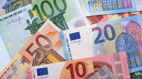 Kurs dolara USD/PLN runął z poziomu 3,73 do 3,67! Kurs euro EUR/PLN wynosi dziś 4,25
