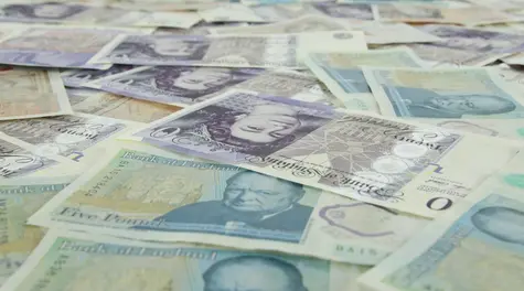 Kurs funta GBP między młotem a kowadłem! Inflacja w UK spada, obniżka nadchodzi