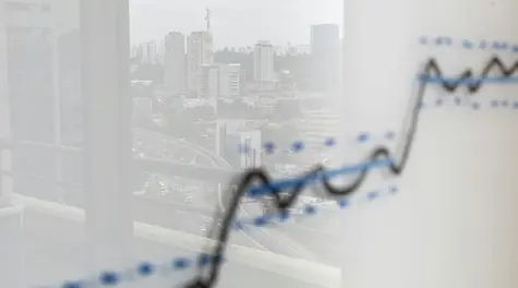 Pogorszenie na rynku pracy i w gospodarce POLSKI. Dolar umacnia się względem euro (EUR/USD)