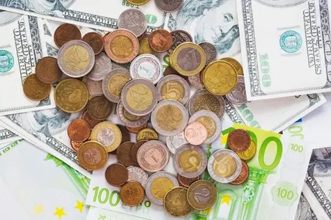 Ile zapłacimy za euro, dolara, franka i funta przed weekendem? Kursy walut 14 stycznia | FXMAG INWESTOR