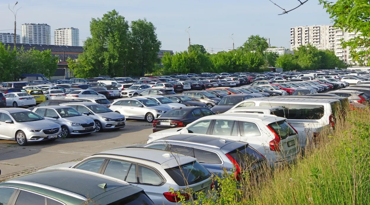 Import samochodów mocno rośnie. W tym roku sprowadzimy prawie milion