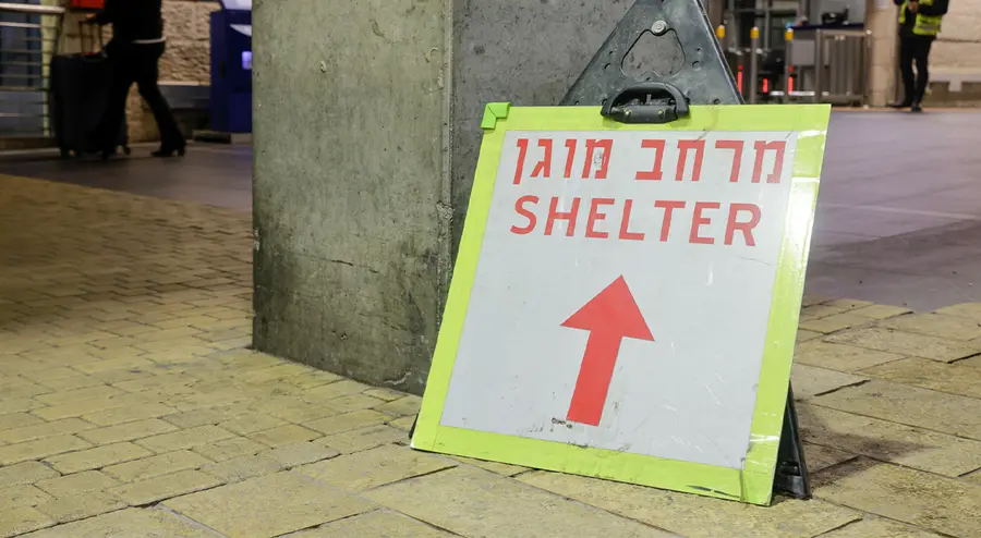 Czarne chmury nad rynkami. Notowania walut, akcji i ropy po ataku Iranu na Izrael