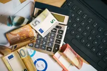 Prognoza: Euro EUR/PLN i dolar USD/PLN nie będą tanieć? Bank BPS przygotował analizę