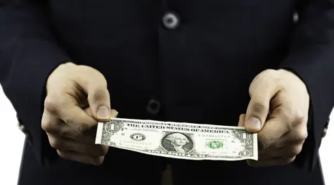 Komentarz rynkowy – Dolar (UDS) wraca na wzrostowe tory. „Złotówka” czeka na spadki amerykańskiej waluty | FXMAG INWESTOR