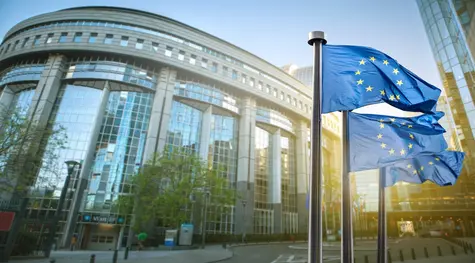 Komentarz walutowy: Euro pod presją po wyborach do Parlamentu Europejskiego