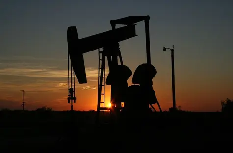 Kruche fundamenty na rynku ropy naftowej