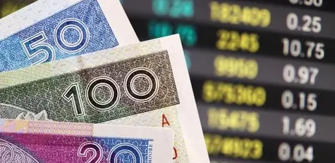 Kurs dolara w relacji do polskiej waluty wzrósł o 0,4%. Funt o 0,3%. Złoty ponownie słabszy