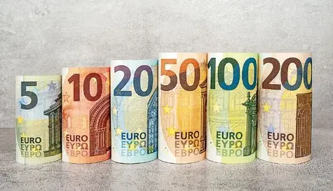 Kurs euro do dolara (EUR/USD) rośnie od początku miesiąca. Na rynkach optymizm, raporty z sektora produkcyjnego w centrum uwagi