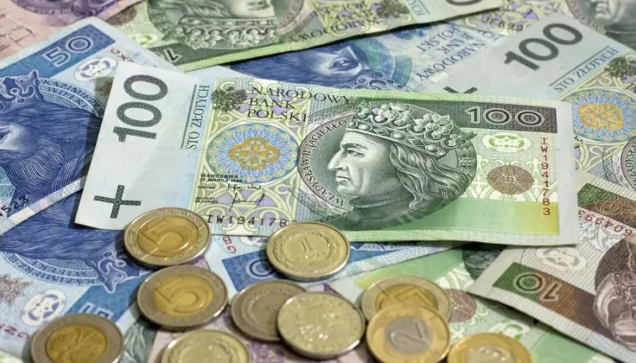 Kurs euro w okolicach 4,30 złotego? Polska waluta będzie słabnąć? Odczyty inflacji w centrum uwagi