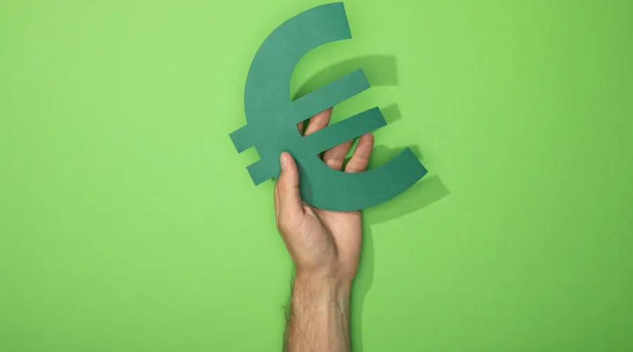 Czy kurs euro spadnie do 4,00? Kurs euro - prognozy na najbliższe dni znanych ekspertów. Komentują też kurs dolara (USD/PLN), euro (EUR/PLN), funta (GBP/PLN) i franka(CHF/PLN)