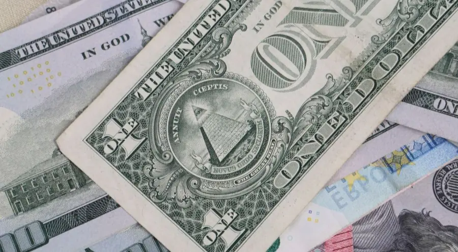 Kursy walut: euro, dolar, frank i funt w poniedziałek, 28 marca. Jak reaguje rynek walutowy? | FXMAG INWESTOR