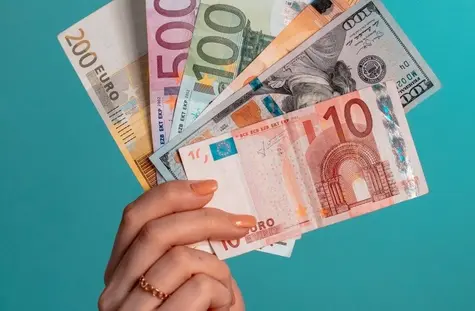 Kursy walut podczas wyborów prezydenckich. Kurs euro powyżej 4,46 złotego. A ile zapłacisz dzisiaj za funta, franka i dolara? | FXMAG INWESTOR