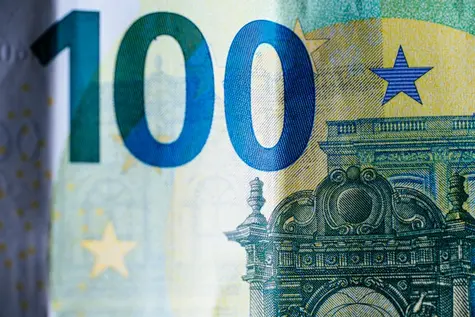 Prognoza FX: Kurs DOLARA zjedzie do 3,5 PLN, EURO pozostanie na 4,2-4,22 PLN!