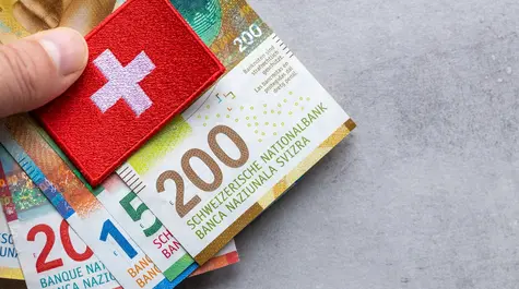 Masz w portfelu franki, euro, dolary, korony czy funty? Eksperci sprawdzają prognozy walutowe