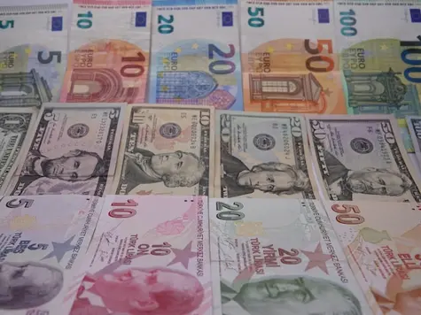 Eurodolar (EUR/USD) nadal rośnie, będzie to wsparciem dla złotego. Ropa leci w dół do 70 USD!