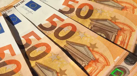 OKIEM ANALITYKA - Powell ten sam, ale inny? Notowania eurodolara (EURUSD) - Omikron waży na euro? | FXMAG INWESTOR