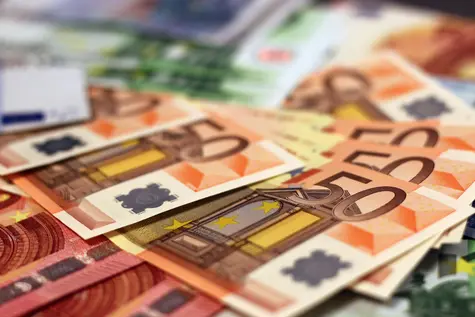 "Ryzyko" pod presją na koniec tygodnia. Kurs euro (EUR) i franka (CHF) na prowadzeniu