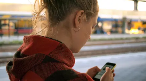 Premier Norwegii zapowiedział podniesienie minimalnego progu wiekowego dla użytkowników mediów społecznościowych