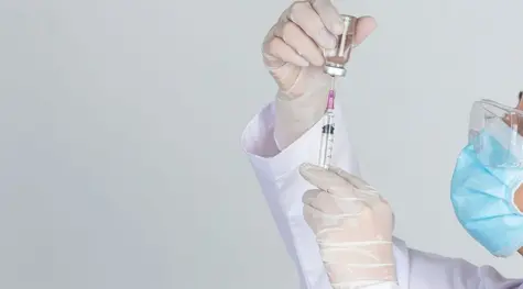 Pierwsza szczepionka na koronawirusa dopuszczona do użytku. "Jest bezpieczna i przede wszystkim skuteczna" | FXMAG INWESTOR