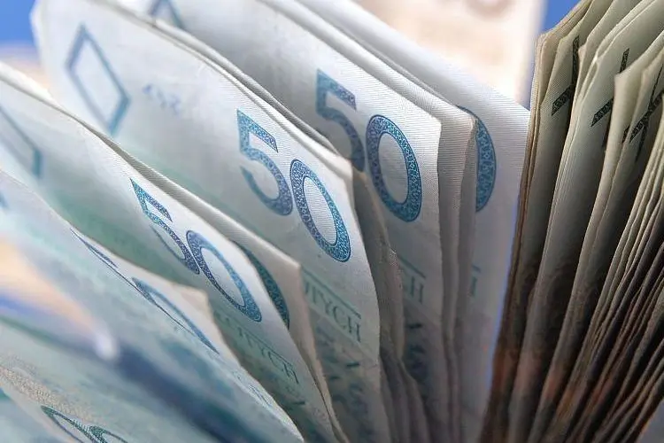 PILNE! Wynagrodzenia w Polsce we wrześniu - czy pokonały inflację? | FXMAG INWESTOR