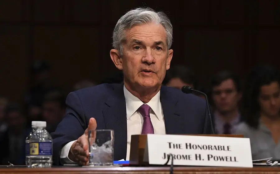 Powell znowu straszy rynki - koniec marzeń o końcu podwyżek stóp w USA. Dolar rośnie, indeksy tracą | FXMAG INWESTOR