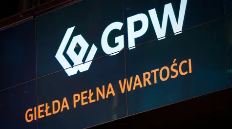 Szok na starcie, odrabianie strat na finiszu. WIG20 wychodzi na plus mimo krachu KGHM. Orange z karą UOKiK, Synektik wchodzi do Ukrainy