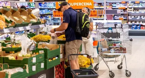 Fatalne skutki inflacji. Przez wzrost cen Polacy szukają w sklepach tańszych produktów. Najbardziej oszczędzają na żywności | FXMAG INWESTOR