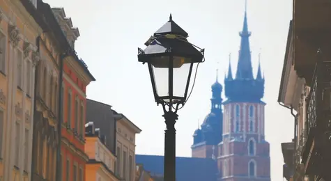 Rynek nieruchomości mieszkaniowych w Krakowie: jak zmieniały się ceny mieszkań na przestrzeni ostatnich kwartałów w tym mieście? Wzrost cen może Cię zaskoczyć | FXMAG INWESTOR