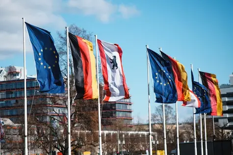 Strefa euro wychodzi z wysokiej inflacji. Lagarde mówi o przyszłości stóp procentowych