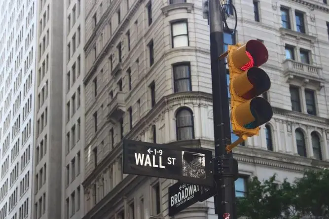 Spadki głównych indeksów na Wall Street. Giełdy ignorują wypowiedzi Mnuchina i Trumpa