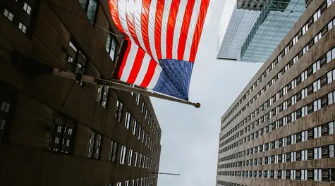 Załamanie nieruchomości w USA. Rekordowa liczba anulowanych umów, podaż drastycznie wzrosła