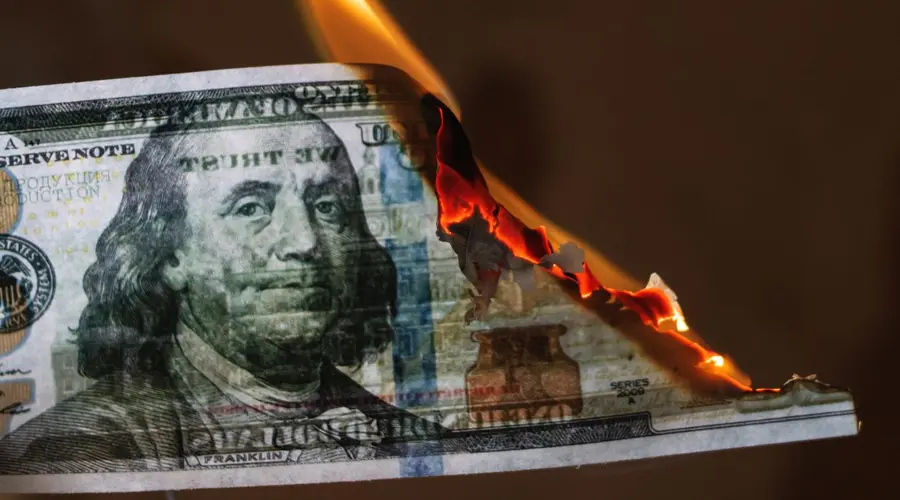 Uważaj! Już czas sprzedać dolary - zaleca wielki bank z USA